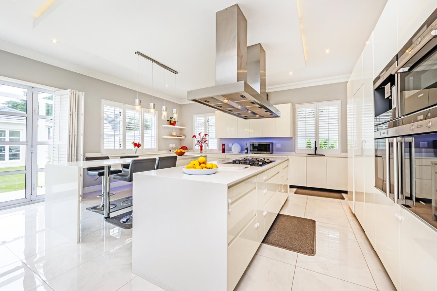 7 Bedroom Property for Sale in Flamingo Vlei Western Cape